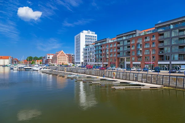 Jachthaven van motlawa rivier in oude stad van gdansk — Stockfoto