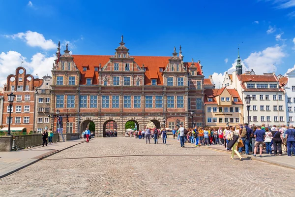 Gdansk, Polonya eski şehir yeşil kapı — Stok fotoğraf