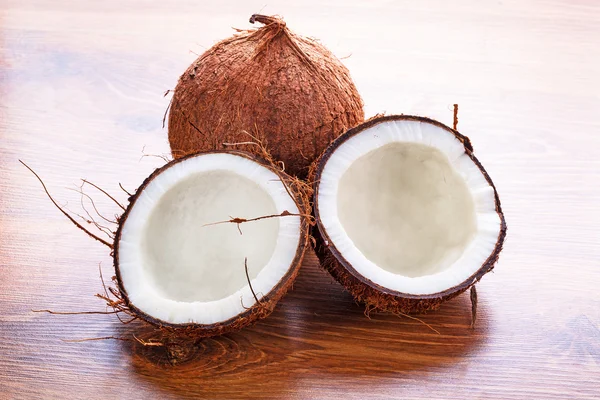 Kokos, snížit na polovinu — Stock fotografie