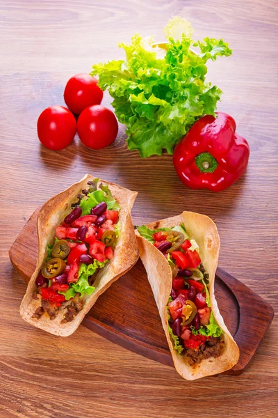 Tacos mexicanos em conchas de tortilla — Fotografia de Stock