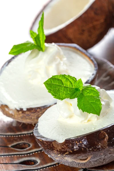 Coconut ice creams — Stock Photo, Image