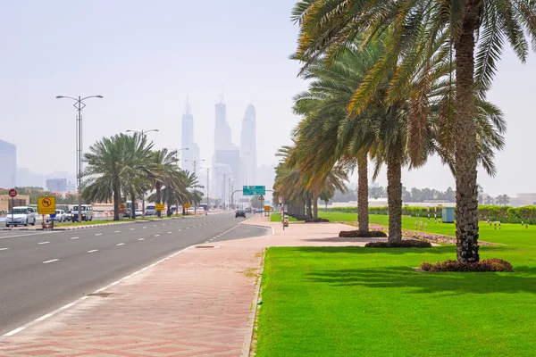 Streets of Dubai at the Jumeirah Beach, UAE. — Stock Photo, Image