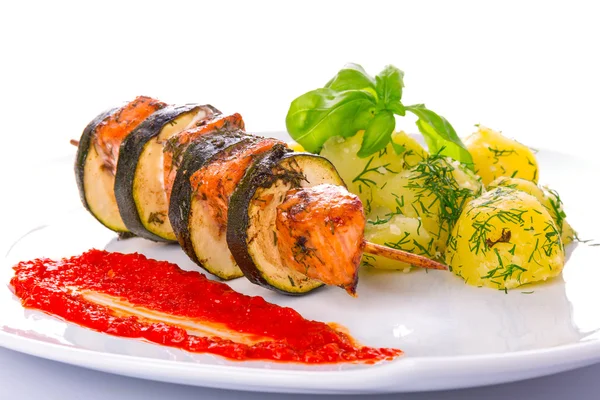 Salmon and courgette shashlik — Stock Photo, Image