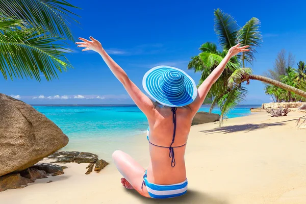Felicità nelle vacanze estive tropicali — Foto Stock