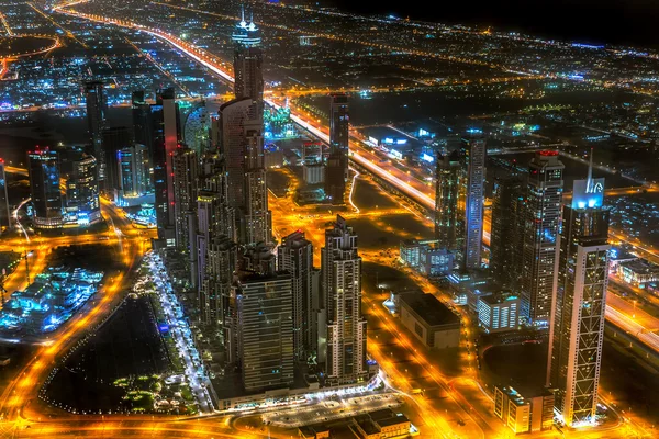 Panorama van het centrum van de stad in Dubai's nachts, Uae — Stockfoto