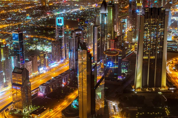 Panorama van het centrum van de stad in Dubai's nachts, Uae — Stockfoto