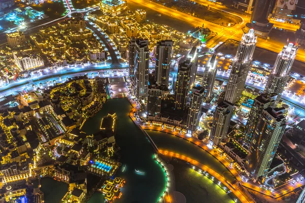 Panorama van het centrum van de stad in Dubai's nachts, Uae — Stockfoto