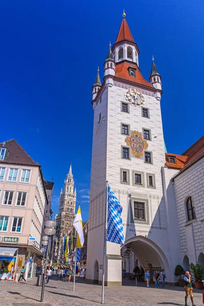 La arquitectura del antiguo ayuntamiento en Munich — Foto de Stock