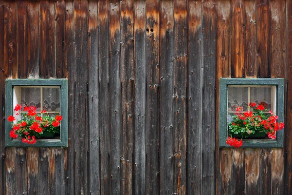 Stuga hus windows — Stockfoto