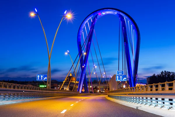 Cable stayed bridge in Bydgoszcz at night — Stock Photo, Image