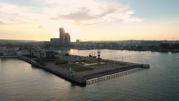 Krajobraz Portu Gdyni Nowoczesną Architekturą Zachodzie Słońca Polska — Wideo stockowe