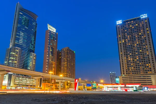 Η πόλη του Ντουμπάι στο Διαδίκτυο κατά το σούρουπο, Ηνωμένα Αραβικά Εμιράτα — Φωτογραφία Αρχείου
