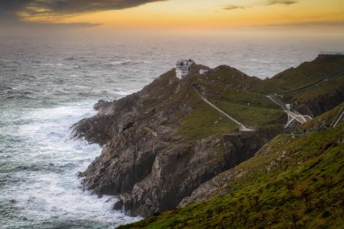 Mizen Head, Co. Mantar Atlantik Okyanusu 'nun güzel manzarası.
