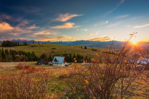 Bellissimo Paesaggio Dei Monti Tatra Polacchi Nei Colori Autunnali — Foto Stock