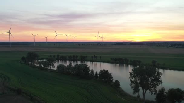 Erstaunlicher Sonnenuntergang Über Dem Feld Mit Windrädern Polen — Stockvideo