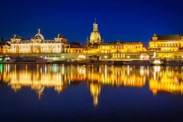 Stadtbild Von Dresden Der Elbe Bei Nacht Deutschland — Stockfoto