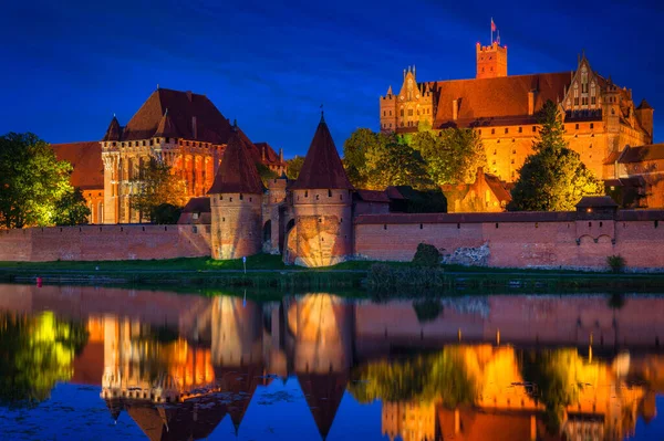 Castillo Malbork Sobre Río Nogat Por Noche Polonia —  Fotos de Stock