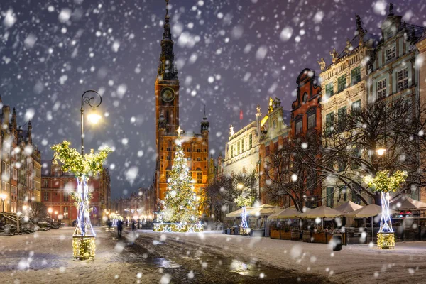 Bela Árvore Natal Cidade Velha Gdansk Noite Nevada Polónia — Fotografia de Stock