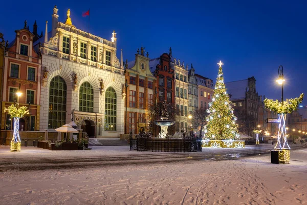 Eski Gdansk Kasabasındaki Güzel Noel Ağacı Kış Gecesinde Polonya — Stok fotoğraf