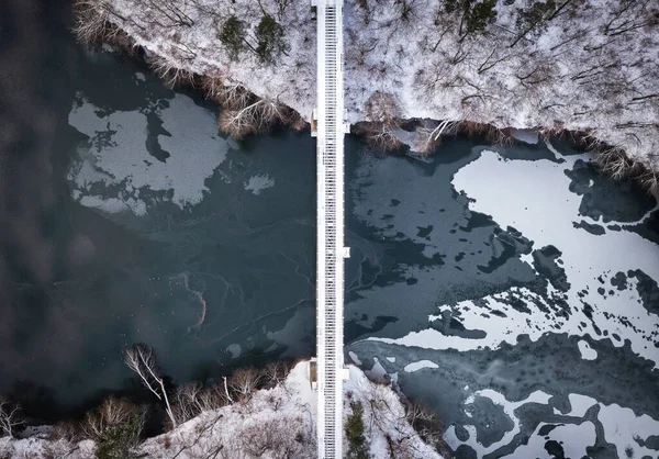 Zimní Scenérie Železničního Mostu Rutki Přes Řeku Radunia Kašubii Polsko — Stock fotografie