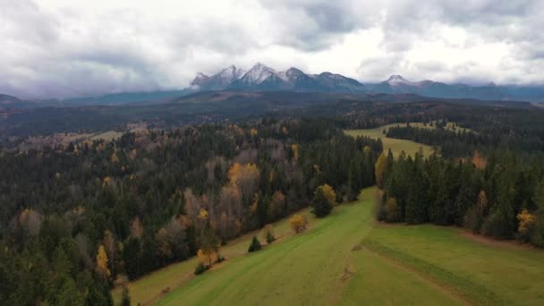 Hermoso Amanecer Prado Bajo Las Montañas Tatra Otoño Polonia — Vídeos de Stock
