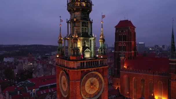 Akşam Karanlığında Gdansk Taki Eski Şehrin Güzel Mimarisi Polonya — Stok video