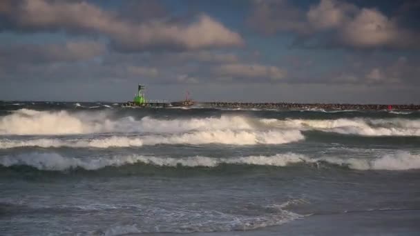 Wietrzny Dzień Zimowej Plaży Nad Bałtykiem Gdańsku Polska — Wideo stockowe