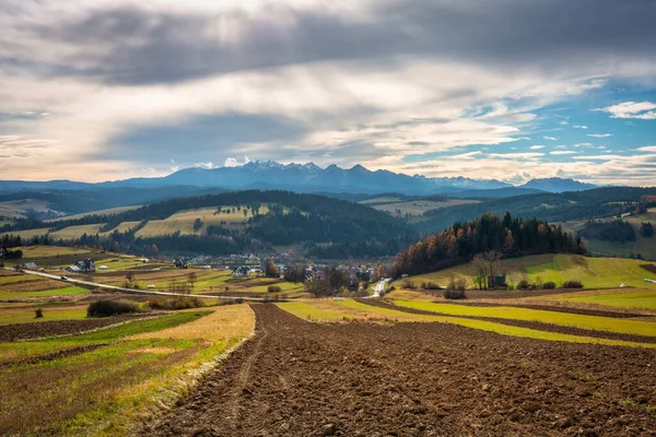 Schöne Landschaft Eines Feldes Podhale Mit Blick Auf Die Tatra — Stockfoto