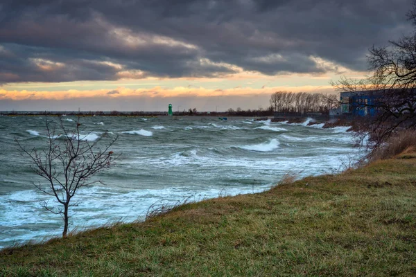 Stormen Vid Östersjön Vid Solnedgången Gdansk Polen — Stockfoto