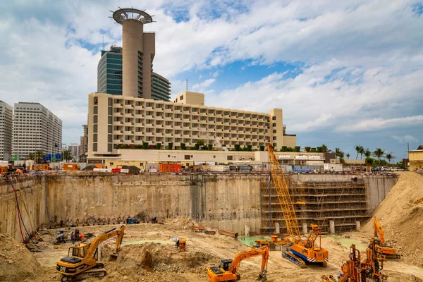 Abu Dhabii Emiratos Árabes Unidos Marzo 2014 Construcción Edificios Hoteles —  Fotos de Stock