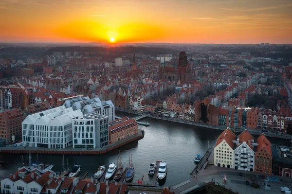 Vista Aérea Bela Cidade Gdansk Pôr Sol Polônia — Fotografia de Stock