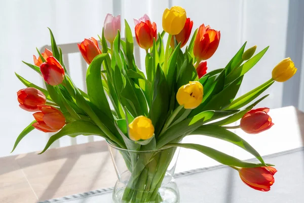 Bouquet Spring Tulips Dining Room Table — Stock Photo, Image