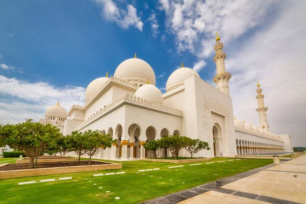 Piękna Architektura Meczetu Abu Zabi Zjednoczone Emiraty Arabskie — Zdjęcie stockowe