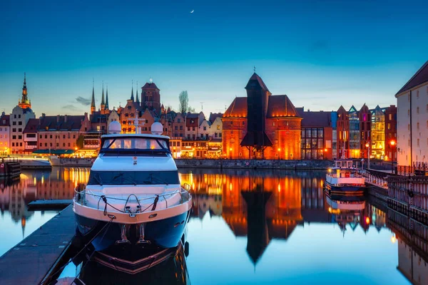 Grúa Portuaria Histórica Gdansk Reflejada Río Motlawa Atardecer Polonia — Foto de Stock