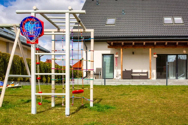Gartenspielplatz Für Kinder Mit Kletterwand — Stockfoto