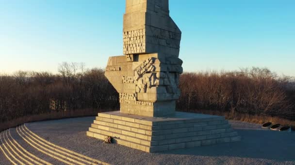 Pomnik Obrońców Wybrzeża Półwyspie Westerplatte Zachodzie Słońca Gdańsk Polska — Wideo stockowe