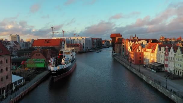 Luftaufnahme Der Schönen Danziger Stadt Bei Sonnenaufgang Polen — Stockvideo