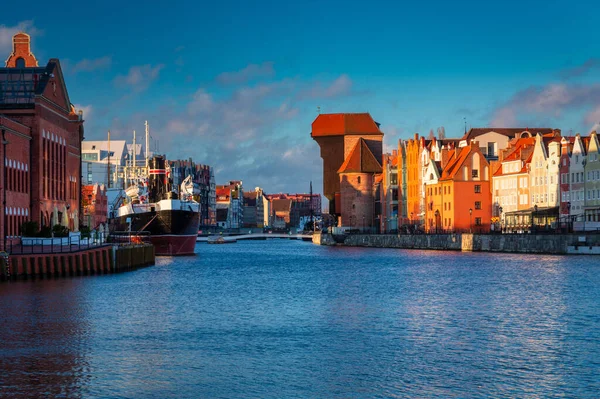 Beautiful Architecture Gdansk Old Town Reflected Motlawa River Sunrise Poland — Stockfoto