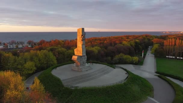 Gdansk Poland May 2022 Monument Defenders Coast Westereplatte Peninsula Sunset — Vídeo de stock