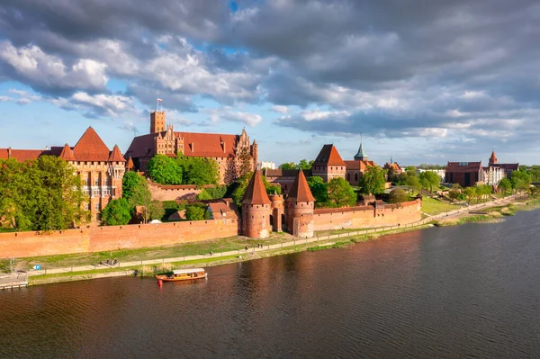 Castelo Ordem Teutônica Malbork Junto Rio Nogat Polónia — Fotografia de Stock