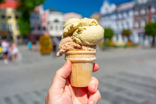 Pistacho Helado Café Cono Plaza Del Mercado Puck Polonia —  Fotos de Stock