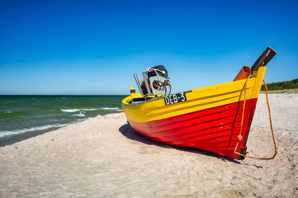 Vissersboot Het Zonnige Baltische Zee Strand Debki Polen — Stockfoto