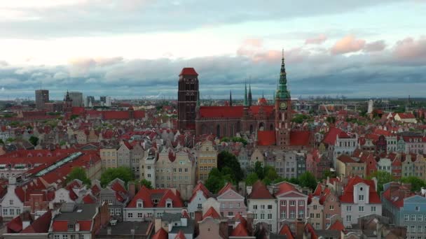 Widok Lotu Ptaka Piękne Miasto Gdańsk Zachodzie Słońca Polska — Wideo stockowe