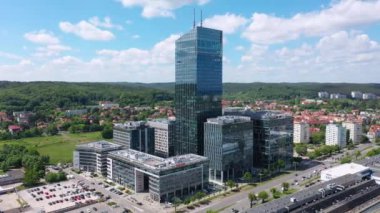 Gdansk, Polonya - 3 Haziran 2022: Olivia Star gökdeleni Gdansk, Polonya. Olivia Star 156 metreyle Polonya 'nın Baltık Denizi' ndeki en yüksek binadır..