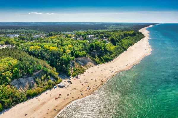 夏にはバルト海によってジャストゼビア強羅のビーチの空中風景 ポーランド — ストック写真