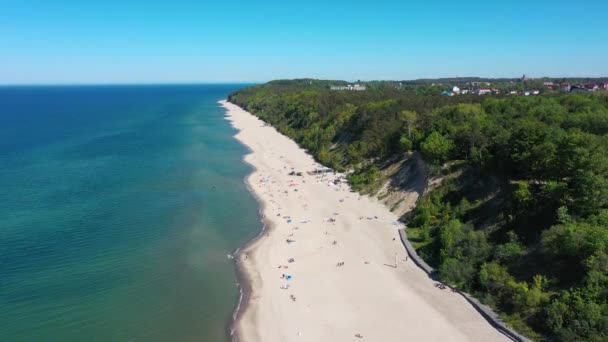 Krajobraz Lotniczy Plaży Jastrzębiu Górze Nad Morzem Bałtyckim Latem Polska — Wideo stockowe