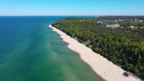 Krajobraz Lotniczy Plaży Jastrzębiu Górze Nad Morzem Bałtyckim Latem Polska — Wideo stockowe