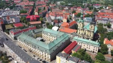 Polonya 'nın Aşağı Silezya kentindeki Legnica şehrinin güzel mimarisi