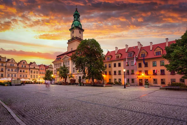 Gyönyörű Építészet Városháza Téren Jelenia Gora Naplementekor Lengyelország — Stock Fotó