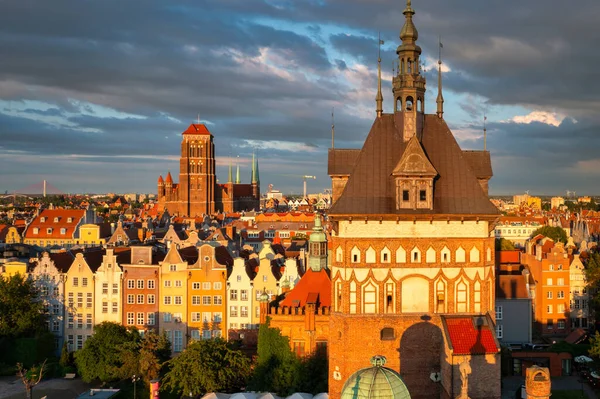 Beautiful Architecture Main Town Gdansk Rays Setting Sun Poland — Stock Photo, Image